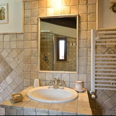 Aparthotel Il Casale Delle Ginestre 2*