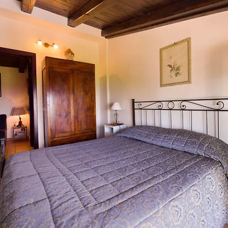 Aparthotel Il Casale Delle Ginestre 2*
